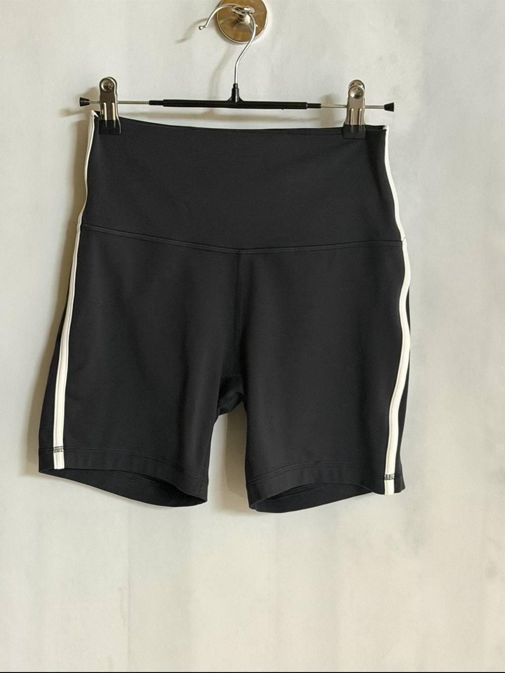lululemon Black High Rise Biker Shorts White Side Stripe Size 6 NWOT